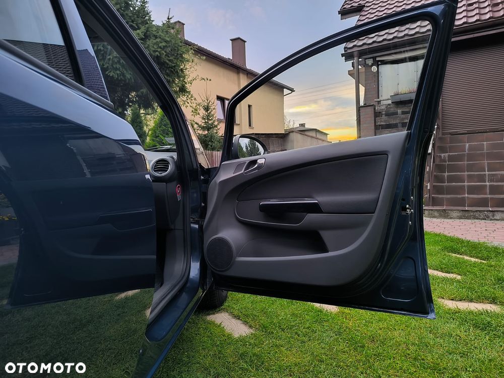 Opel Corsa 1.2 16V Essentia - 10