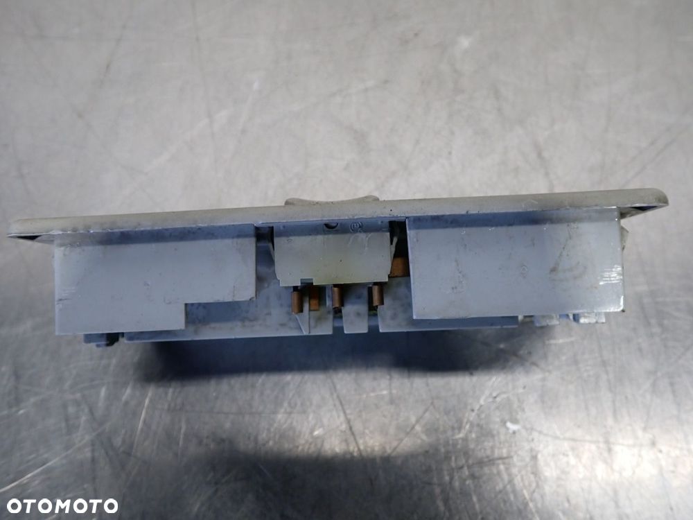 OŚWIETLENIE KABINY TYŁ VOLKSWAGEN T4 TRANSPORTER 1.9 AK2357947111 - 2