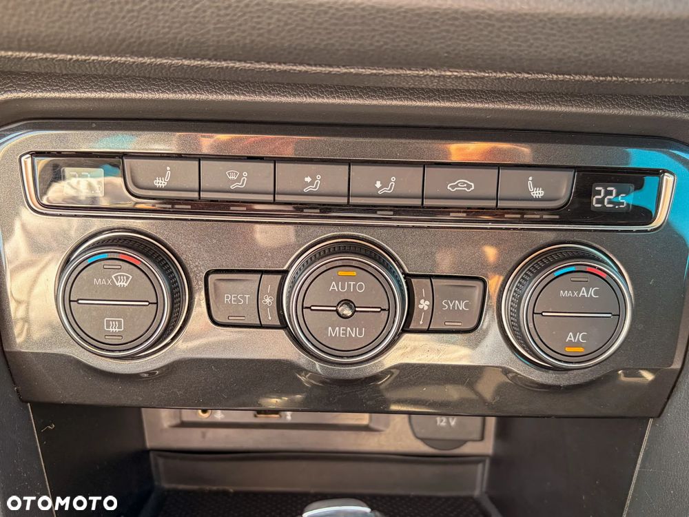 Volkswagen Tiguan - 11