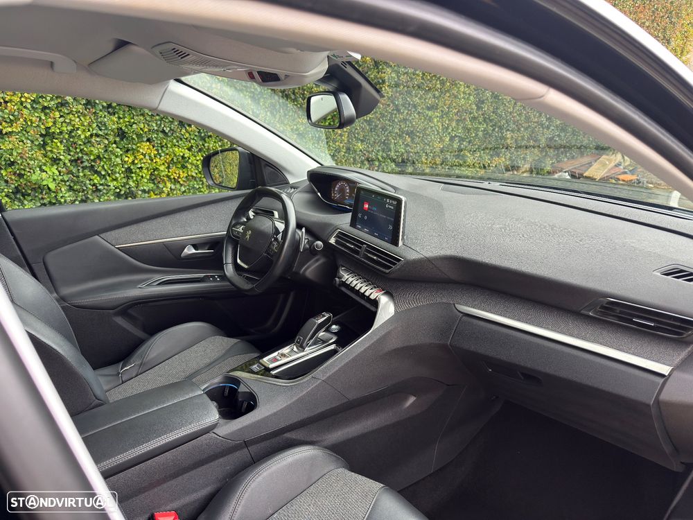 Peugeot 3008 1.2 PureTech Allure Pack EAT8 - 18
