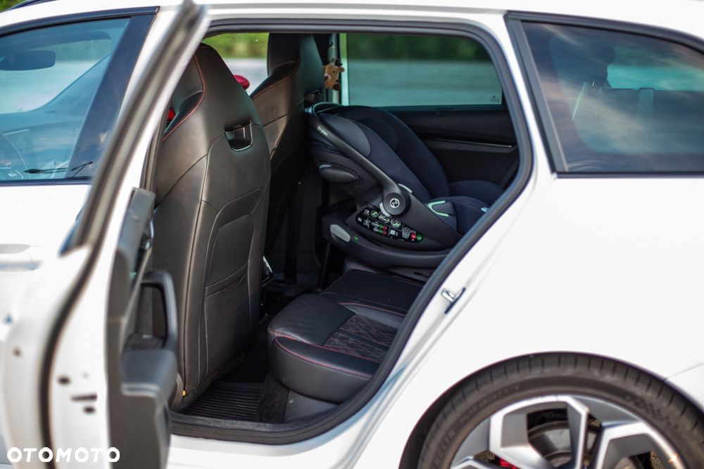 Skoda Octavia 2.0 TSI RS DSG - 13