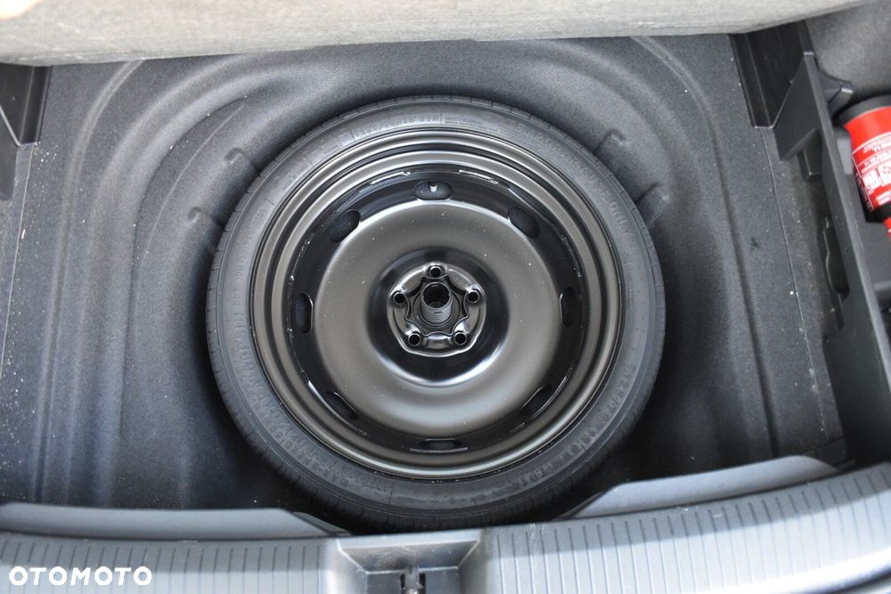 Volkswagen Golf - 34