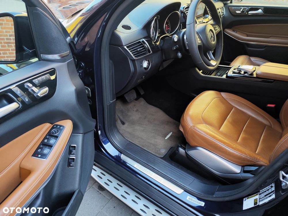 Mercedes-Benz GLS - 9