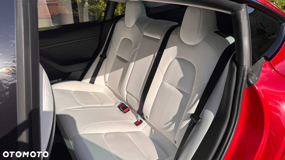 Tesla Model 3 - 6