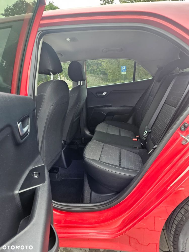Kia Rio 1.2 L Business Line - 32