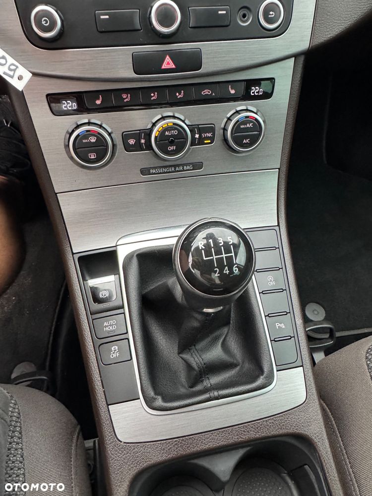 Volkswagen Passat - 37