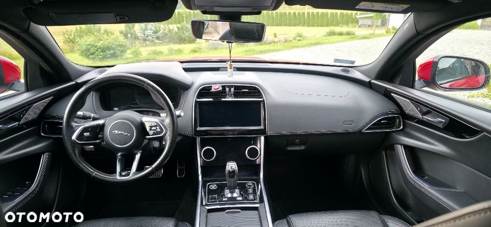 Jaguar XE - 5