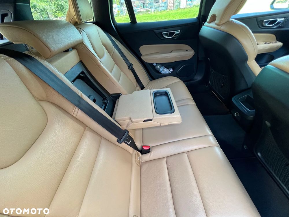 Volvo V60 Cross Country Pro T5 AWD - 9
