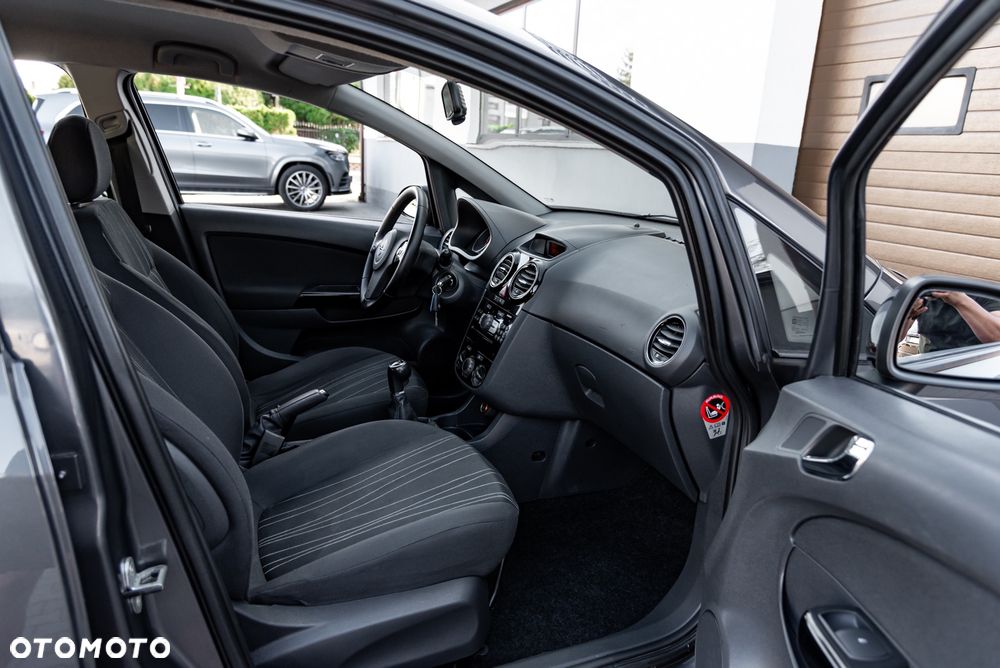 Opel Corsa 1.4 16V Cosmo - 24