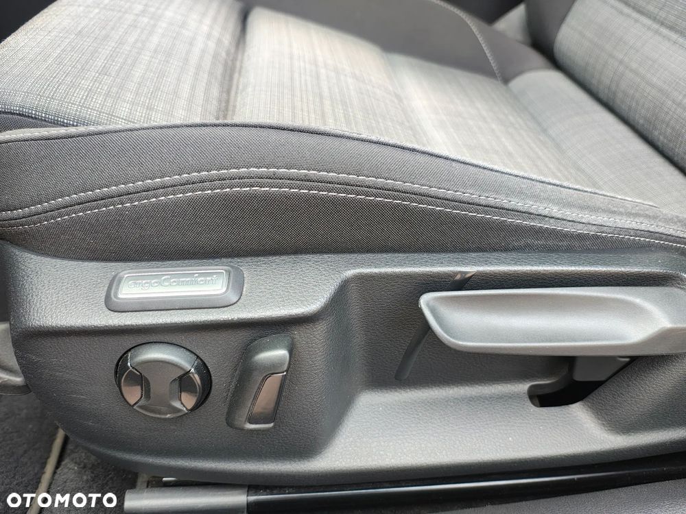 Volkswagen Passat 2.0 TDI EVO Business DSG - 38