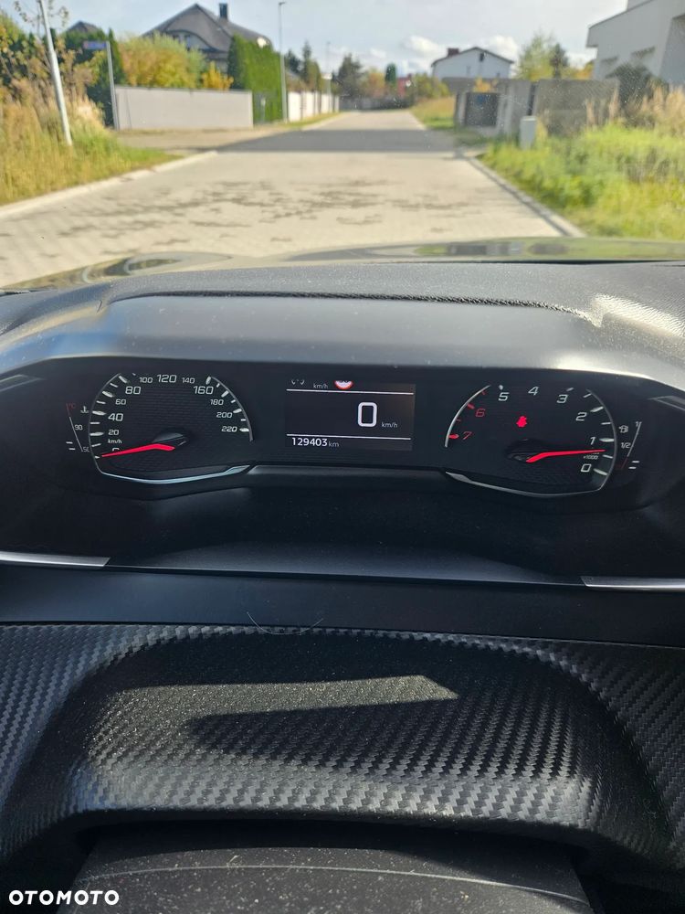 Peugeot 208 - 6