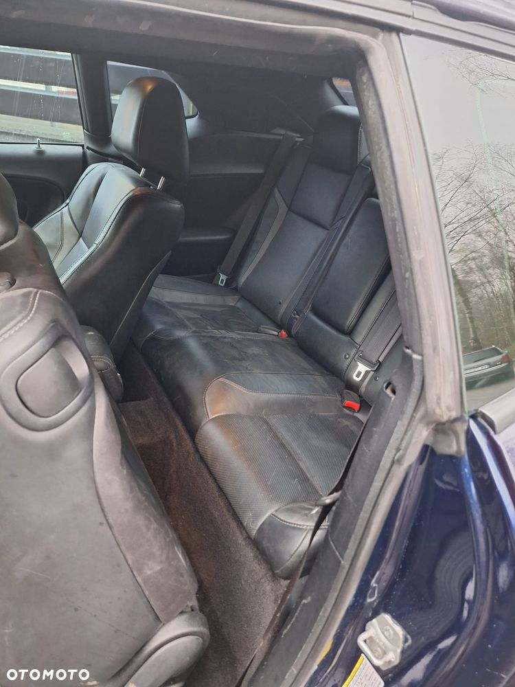 Dodge Challenger - 12