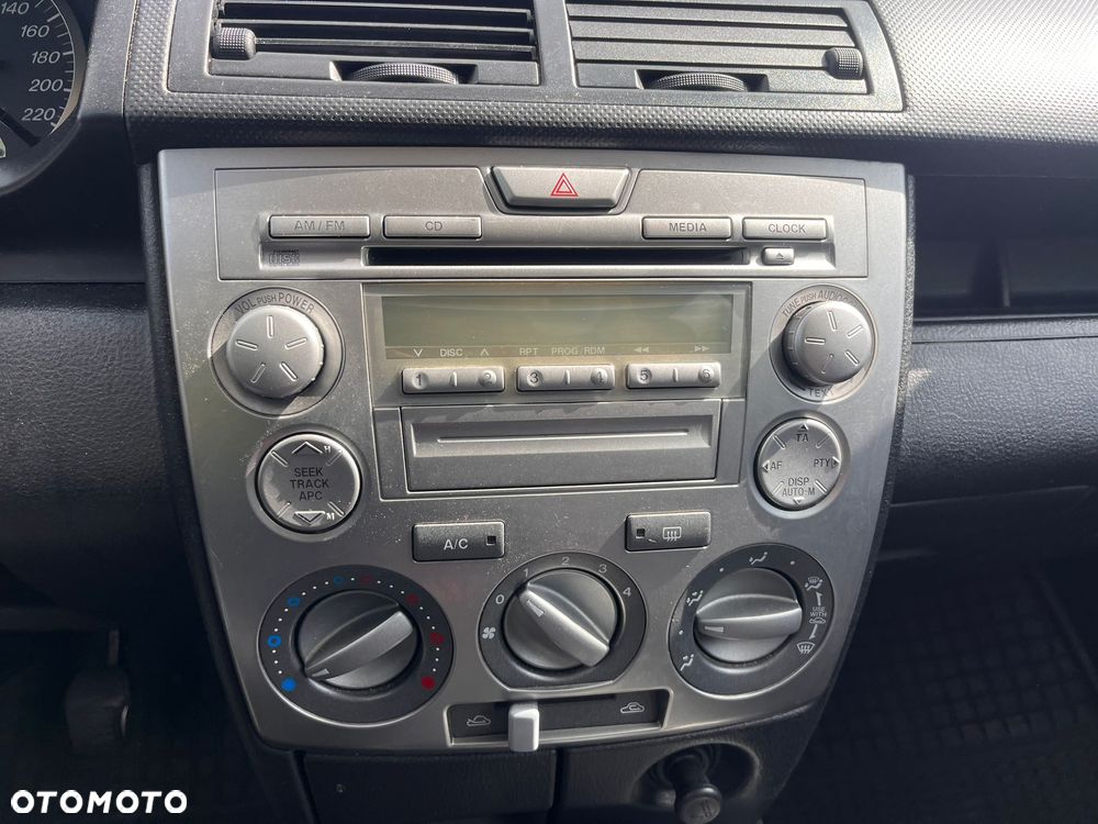 Mazda 2 - 18