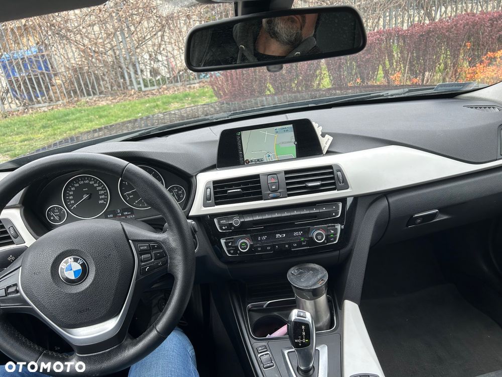 BMW Seria 3 316d - 23