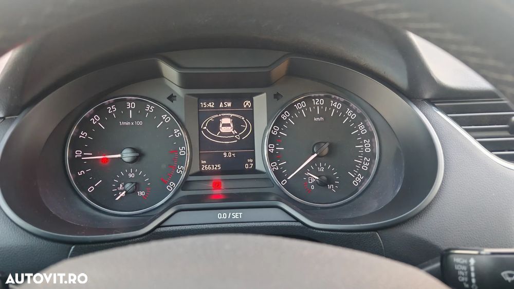 Skoda Octavia Combi 2.0 TDI Style - 3