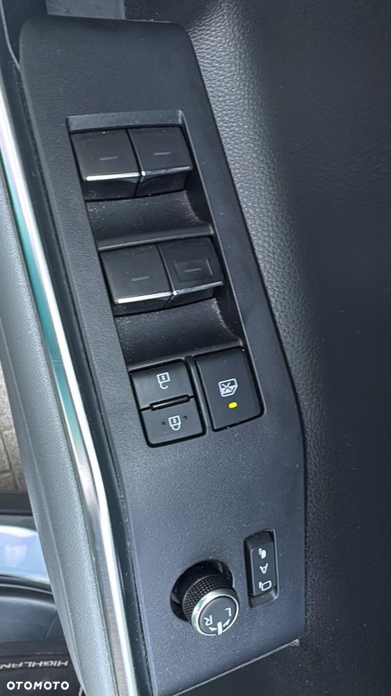 Toyota Highlander 2.5 Hybrid Executive - 25