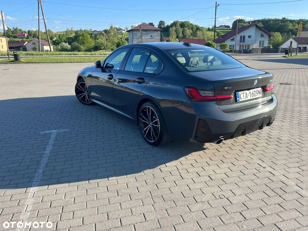 BMW Seria 3 330i M Sport - 12