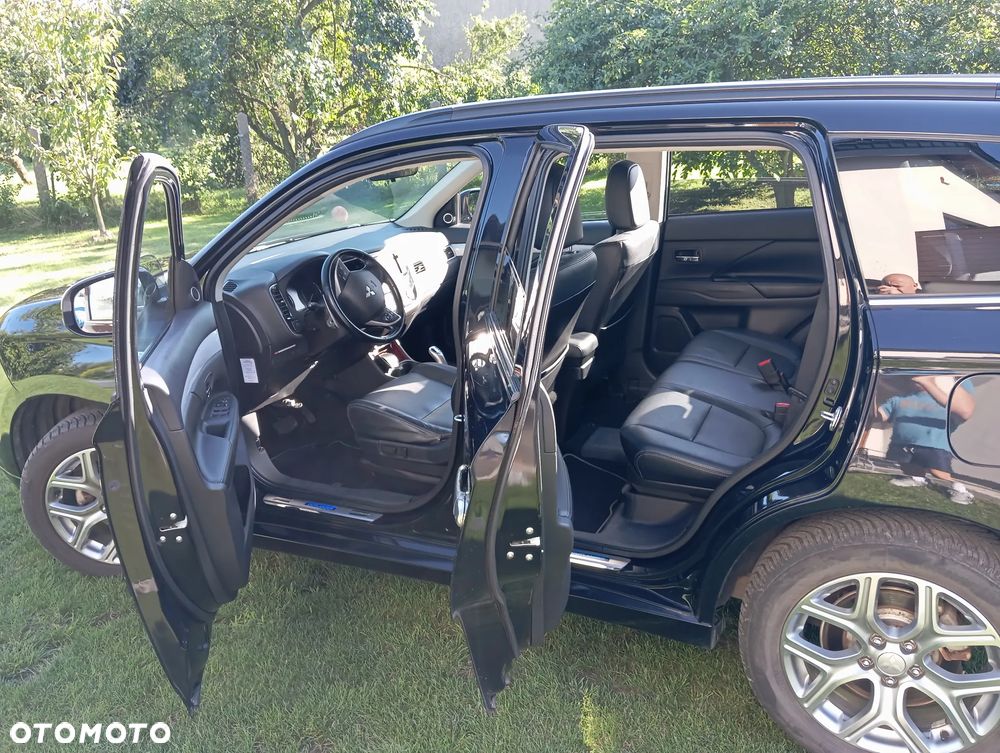 Mitsubishi Outlander - 4
