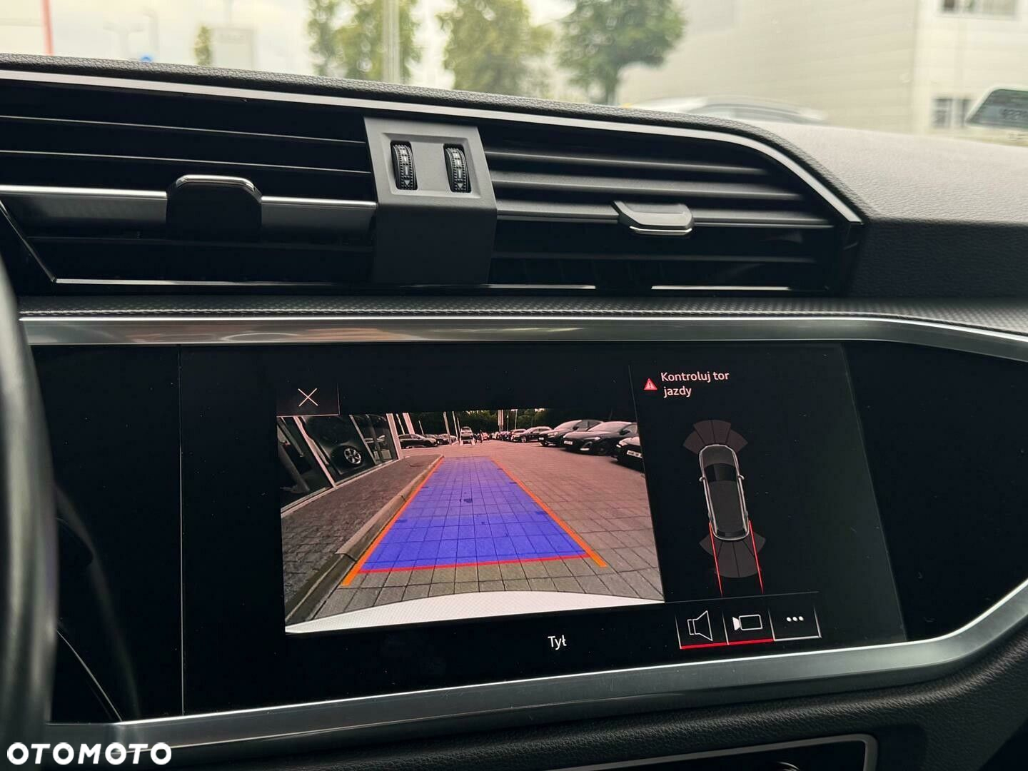 Audi Q3 - 18