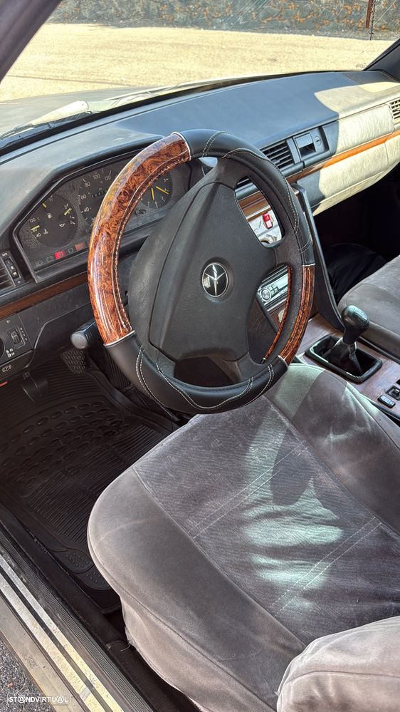 Mercedes-Benz W124 1991 photo 5