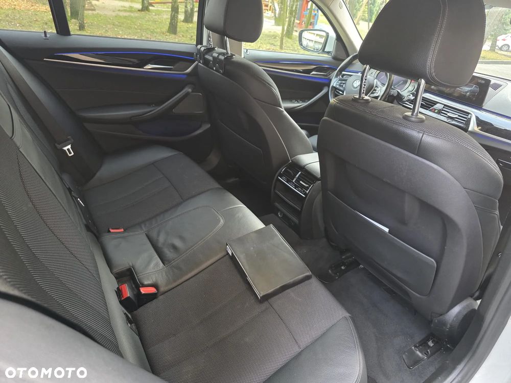 BMW Seria 5 520d Sport Line - 14
