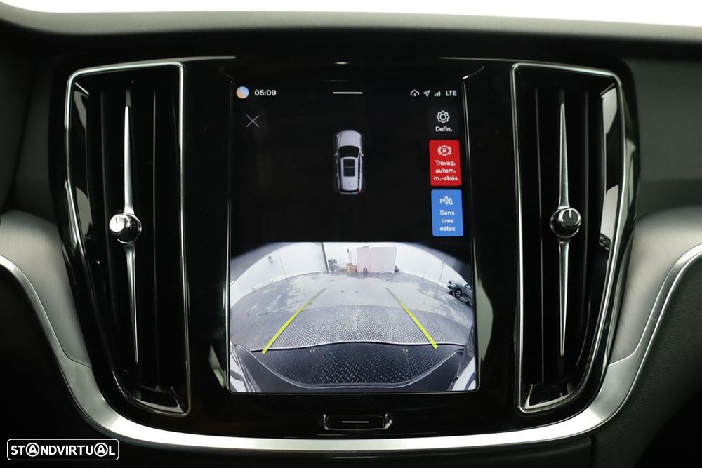 Volvo V60 2.0 T6 AWD TE Essential - 14
