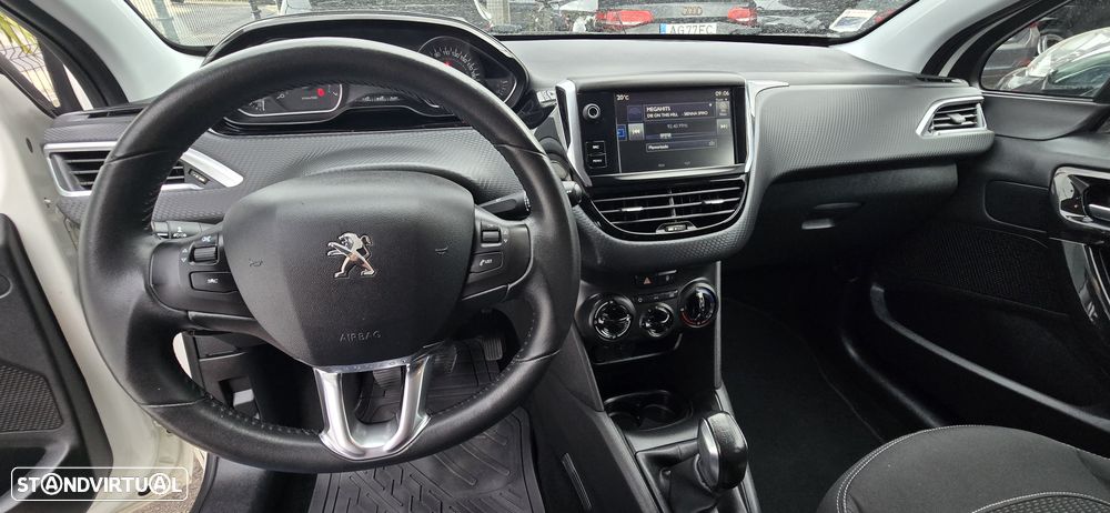 Peugeot 208 1.2 PureTech Style - 17