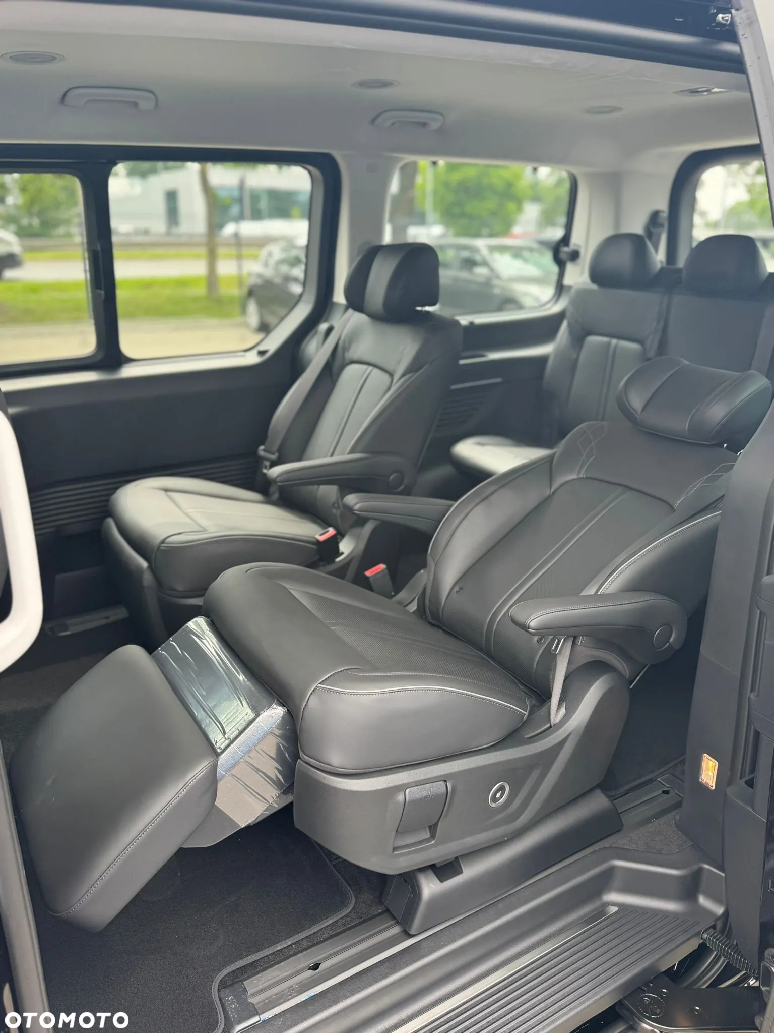 Hyundai Staria 1.6 T-GDI HEV Luxury - 10
