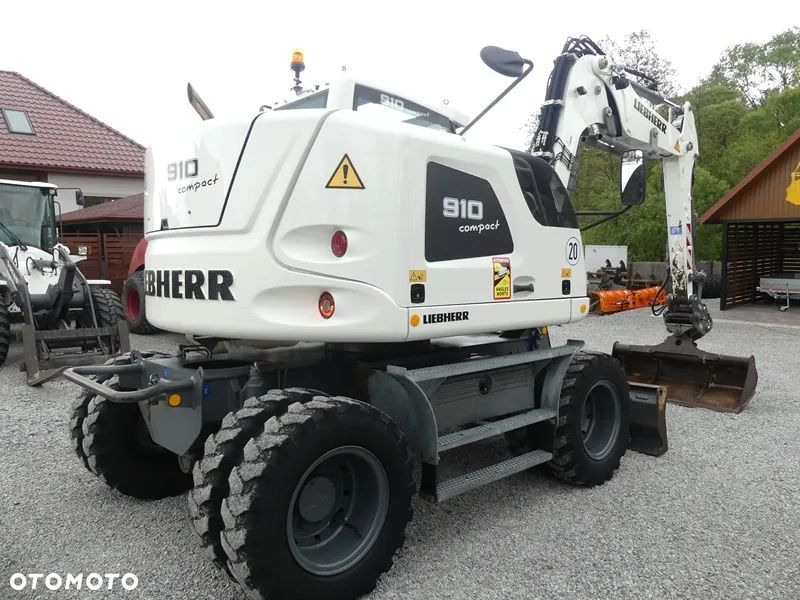 Liebherr A910 Compact / sprowadzona / ładny stan / - 3