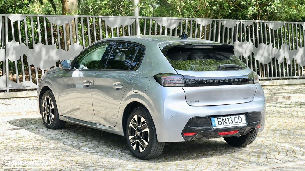 Peugeot 208 1.2 Hybrid Allure e-DCS6 - 12