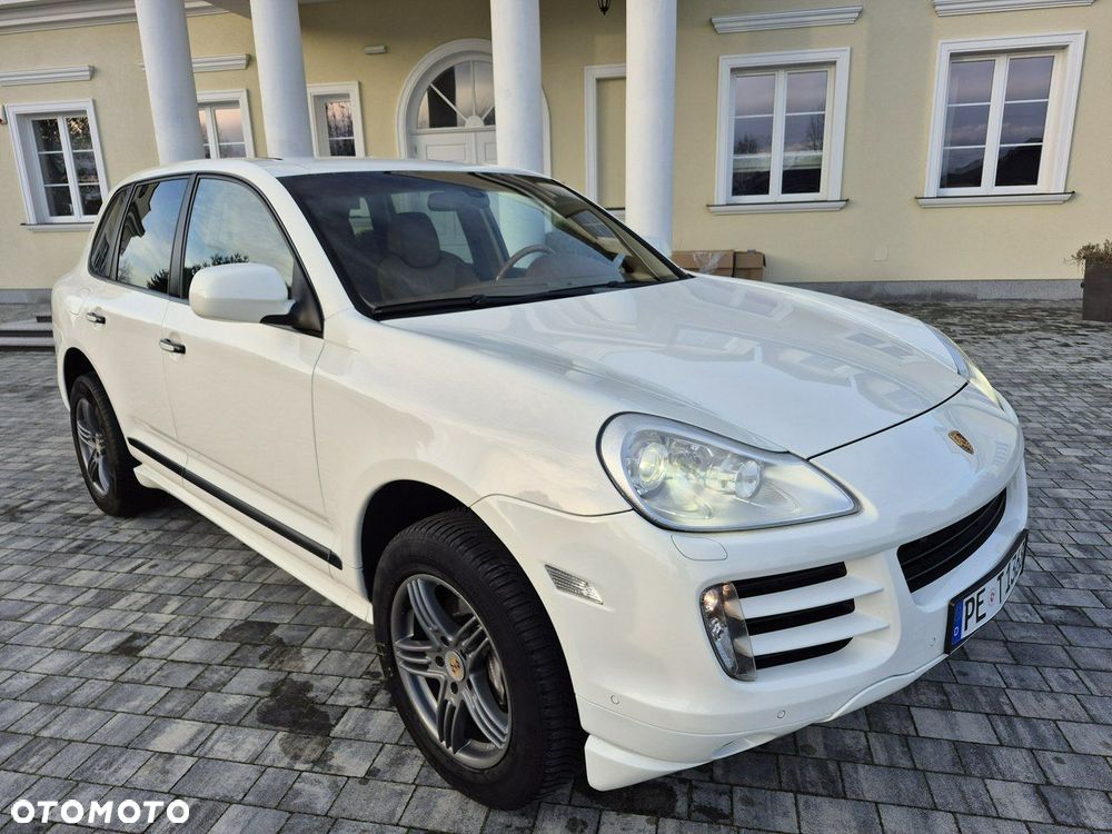 Porsche Cayenne - 2