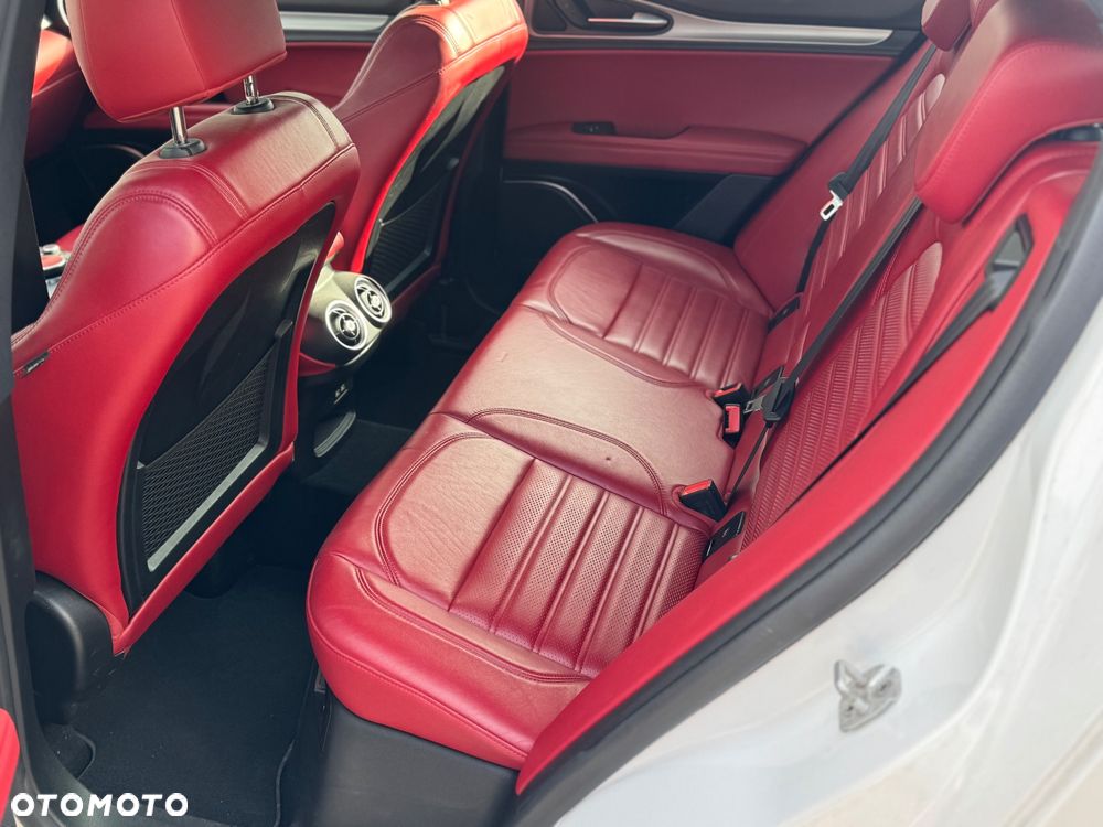 Alfa Romeo Stelvio 2.0 Turbo Veloce Q4 - 16