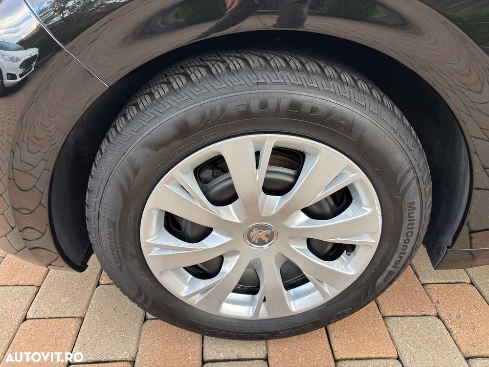 Peugeot 208 1.2 L PureTech Allure - 26