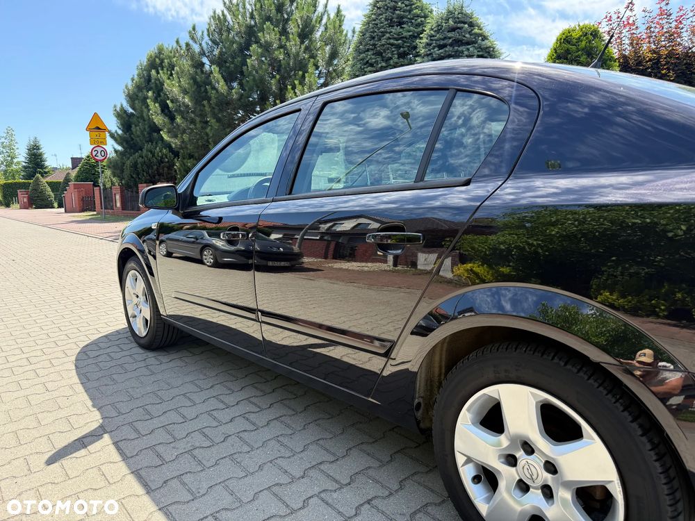 Opel Astra 1.6 Enjoy - 19