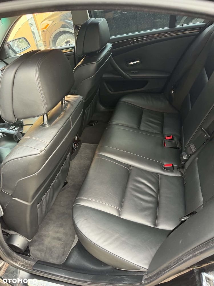 BMW Seria 5 525d Edition Exclusive - 13