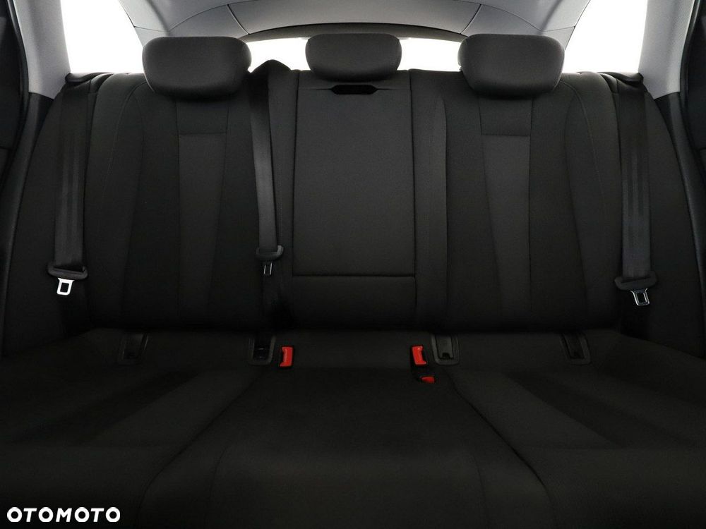 Audi A4 Avant 40 TDI Advanced S tronic - 19