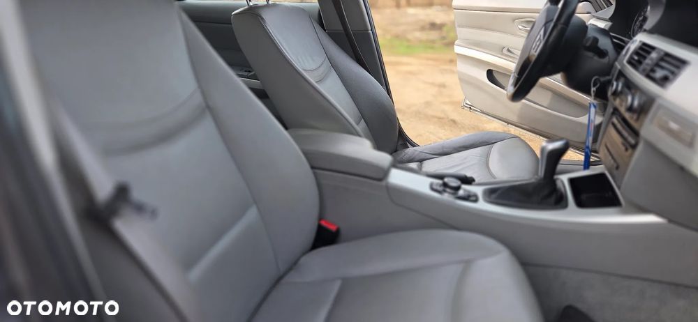 BMW Seria 3 320d - 8