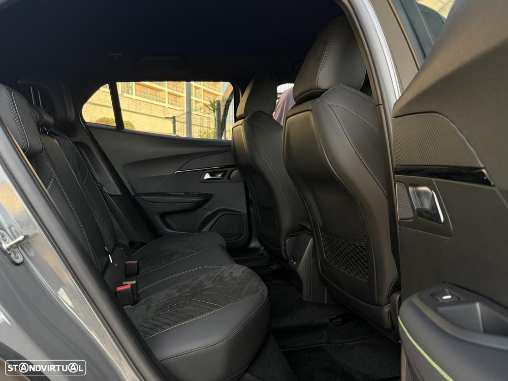 Peugeot 2008 1.2 PureTech GT EAT8 - 46