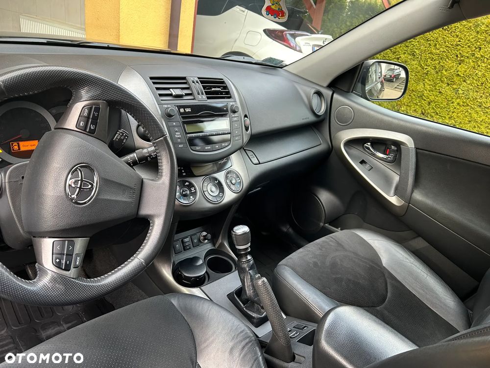 Toyota RAV4 - 12