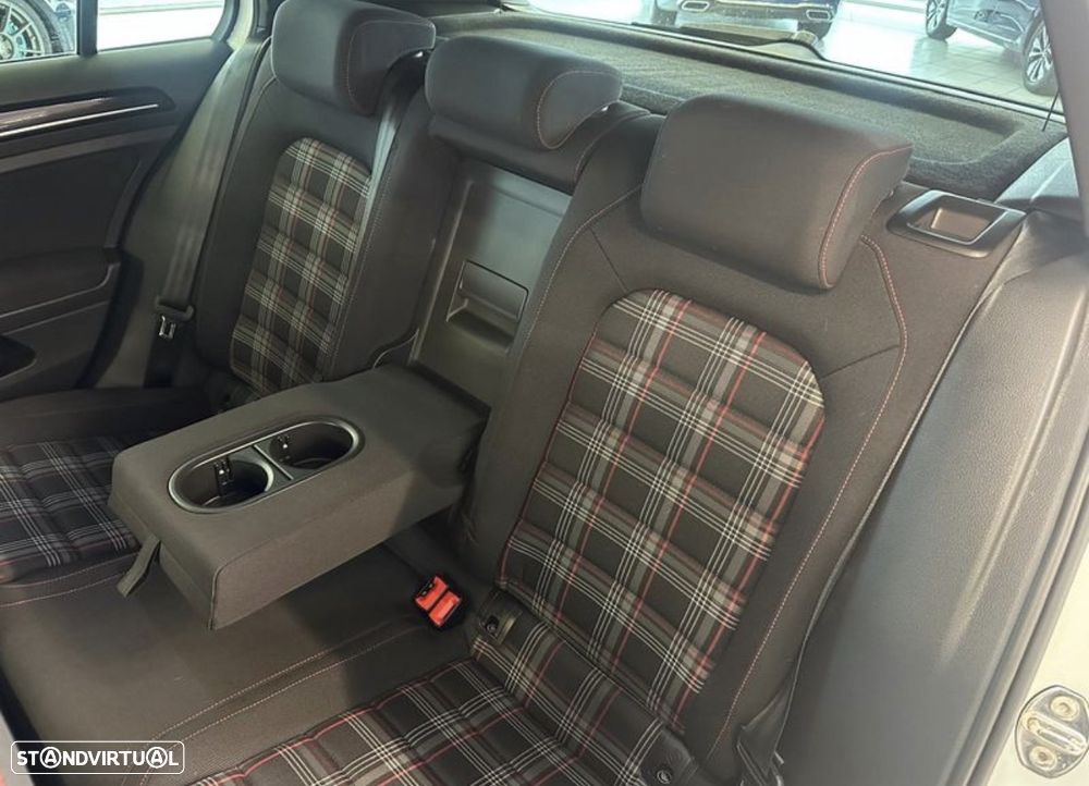 VW Golf GTI Performance BlueMotion DSG - 16