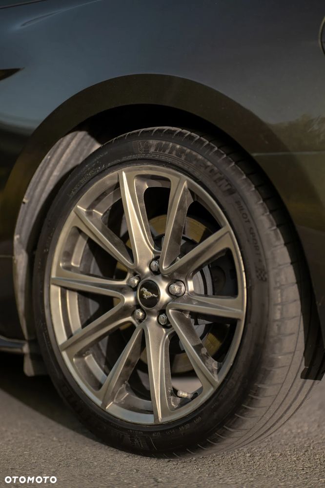 Ford Mustang 5.0 V8 GT - 12