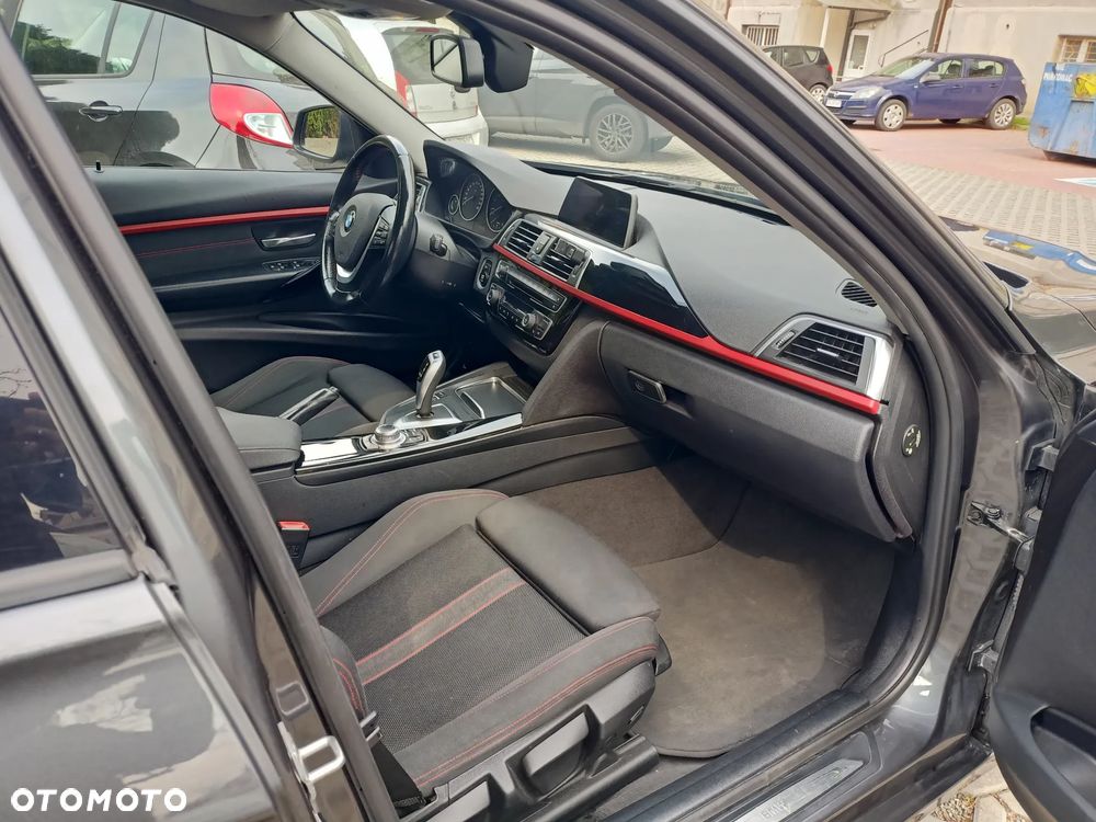 BMW Seria 3 320i xDrive Edition M Sport Shadow - 19