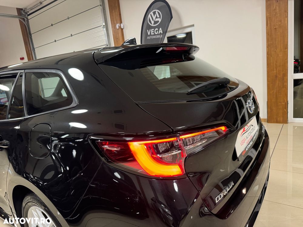 Toyota Corolla 1.8 Hybrid Comfort - 35