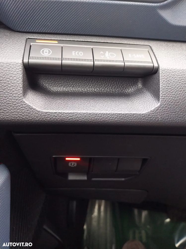 Dacia Duster HEV 140 Journey - 10