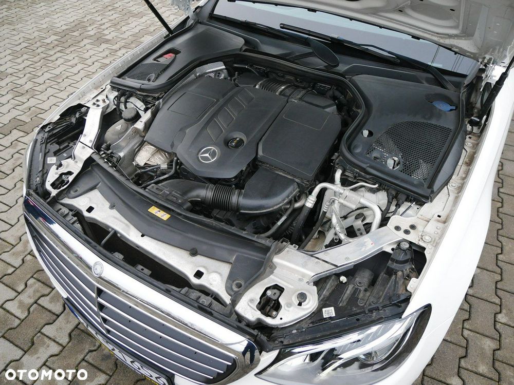 Mercedes-Benz Klasa E 220 d 9G-TRONIC - 29