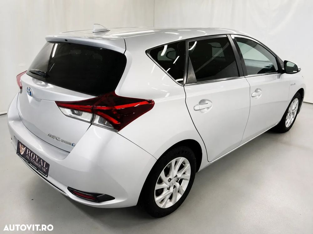 Toyota Auris 1.8 L VVT-i HSD Sol - 5