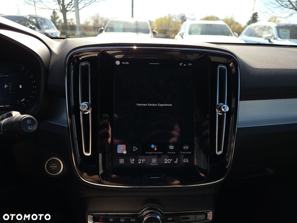 Volvo XC 40 B4 Plus Dark - 21