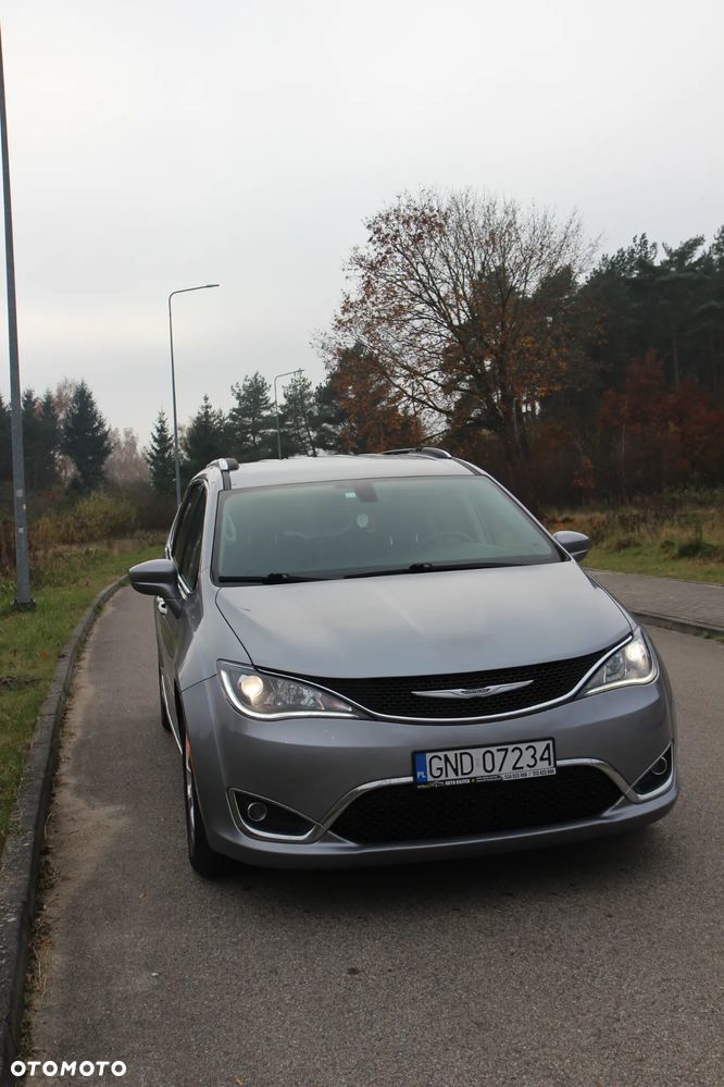 Chrysler Pacifica - 6