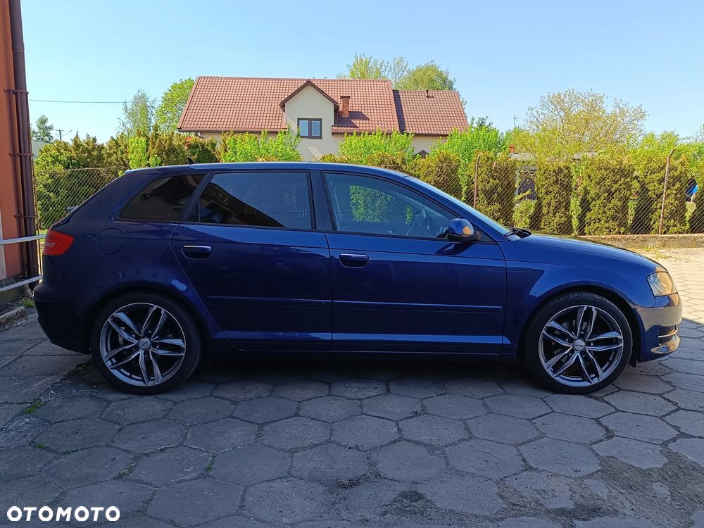 Audi A3 Sportback 1.6 TDI DPF Ambition - 4