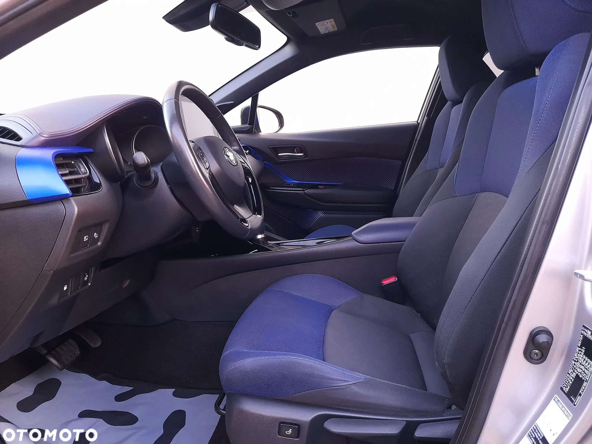 Toyota C-HR 1.8 Hybrid Dynamic - 12